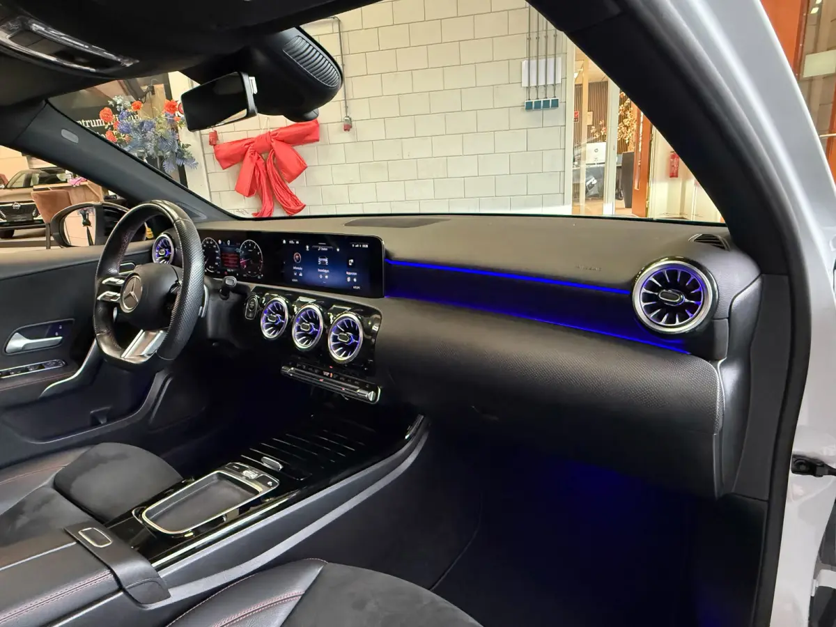 180 AMG Black Line, Automaat, Panoramadak, Navi, Camera