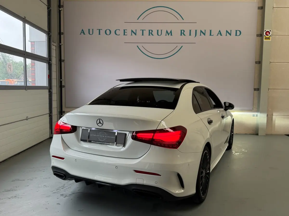 180 AMG Black Line, Automaat, Panoramadak, Navi, Camera