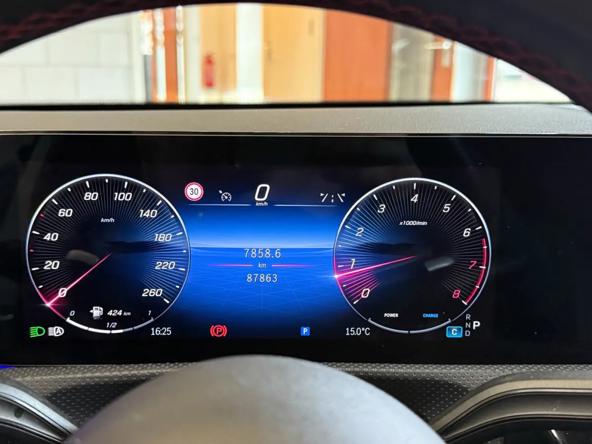 180 AMG Black Line, Automaat, Panoramadak, Navi, Camera