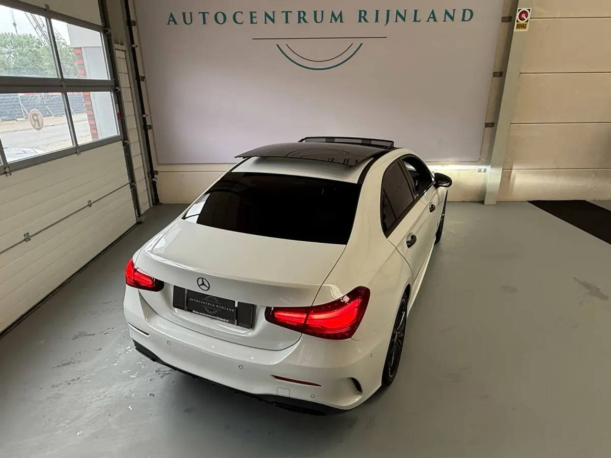 180 AMG Black Line, Automaat, Panoramadak, Navi, Camera