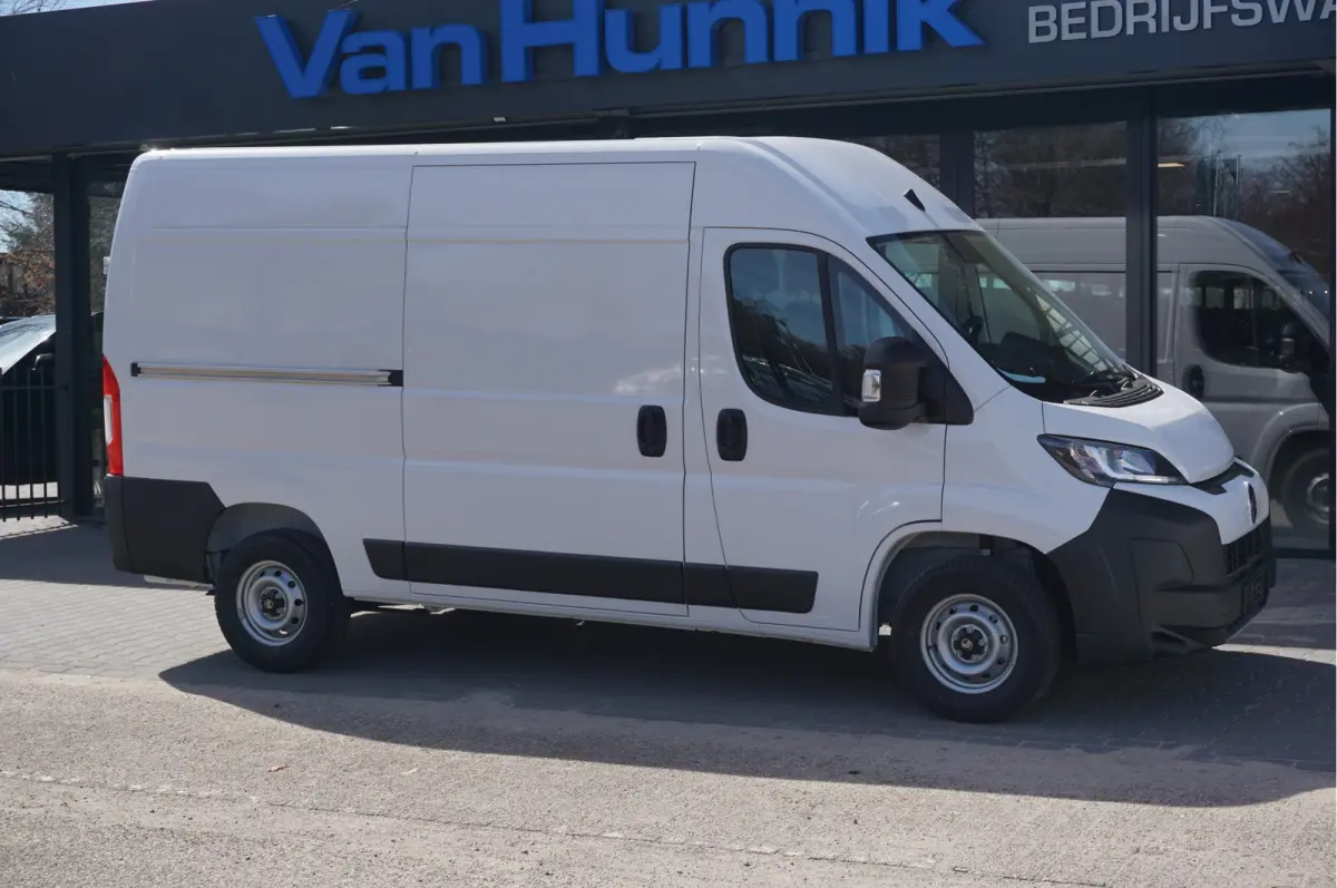 35 2.2 140PK L2H2 BPM VRIJ!! 10" Navi, Clima, Camera, 270º Deur!! NR. J004
