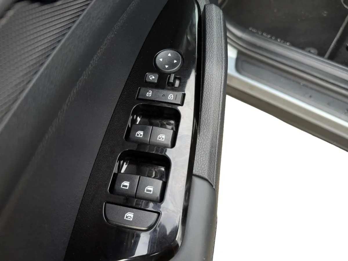 1.6 T-GDi Hybrid DynamicLine AUT| NAV| CARPLAY|