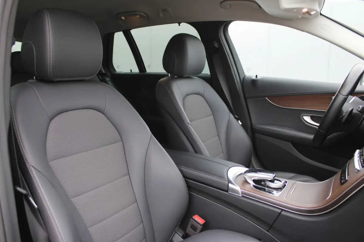 300e AMG Line NIGHT PAKKET KEY-LESS GO DAB CARPLAY