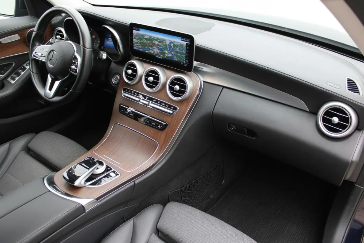 300e AMG Line NIGHT PAKKET KEY-LESS GO DAB CARPLAY
