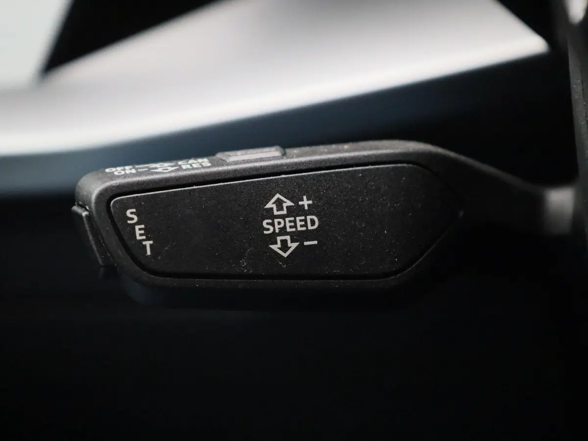 30 TFSI Business edition | Apple Carplay / Android Auto | Virtual Cockpit | Lichtmetalen Velgen |