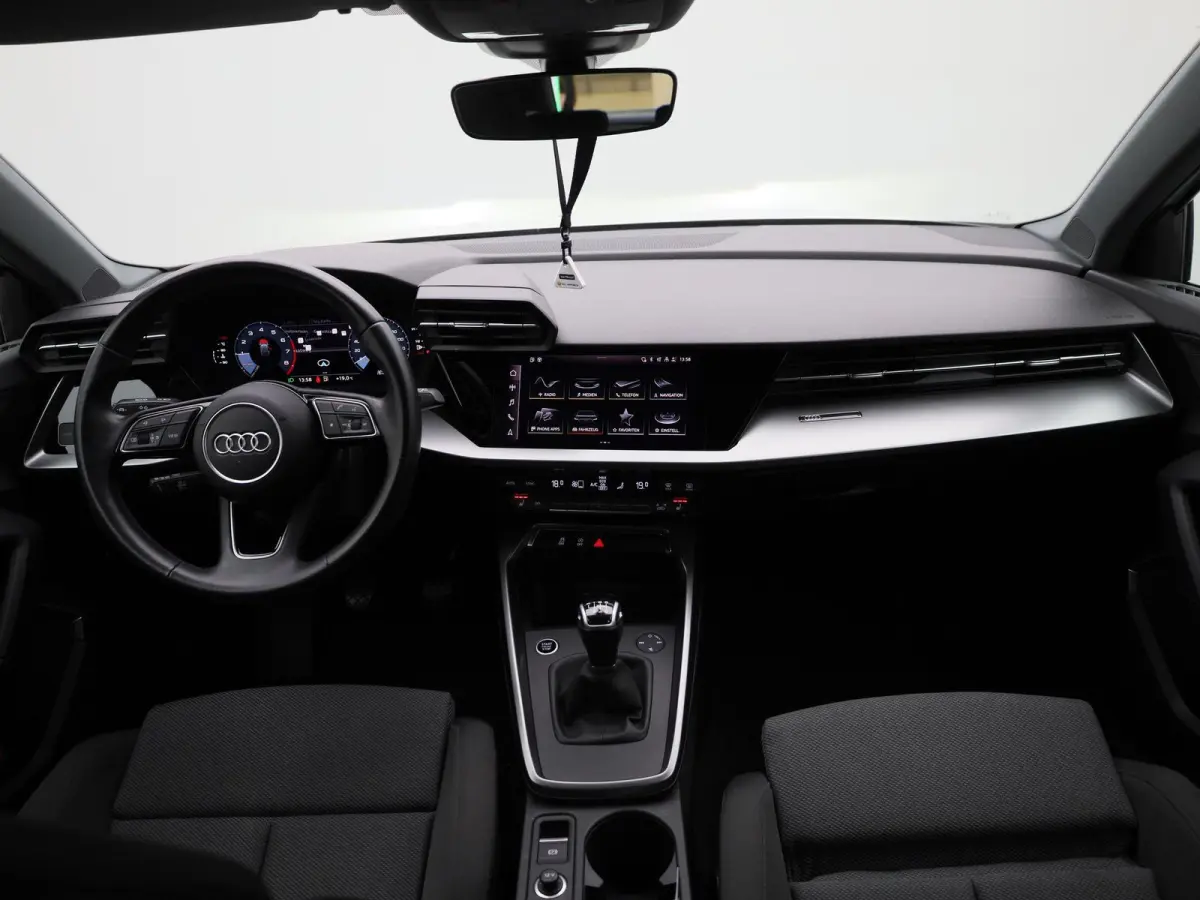30 TFSI Business edition | Apple Carplay / Android Auto | Virtual Cockpit | Lichtmetalen Velgen |