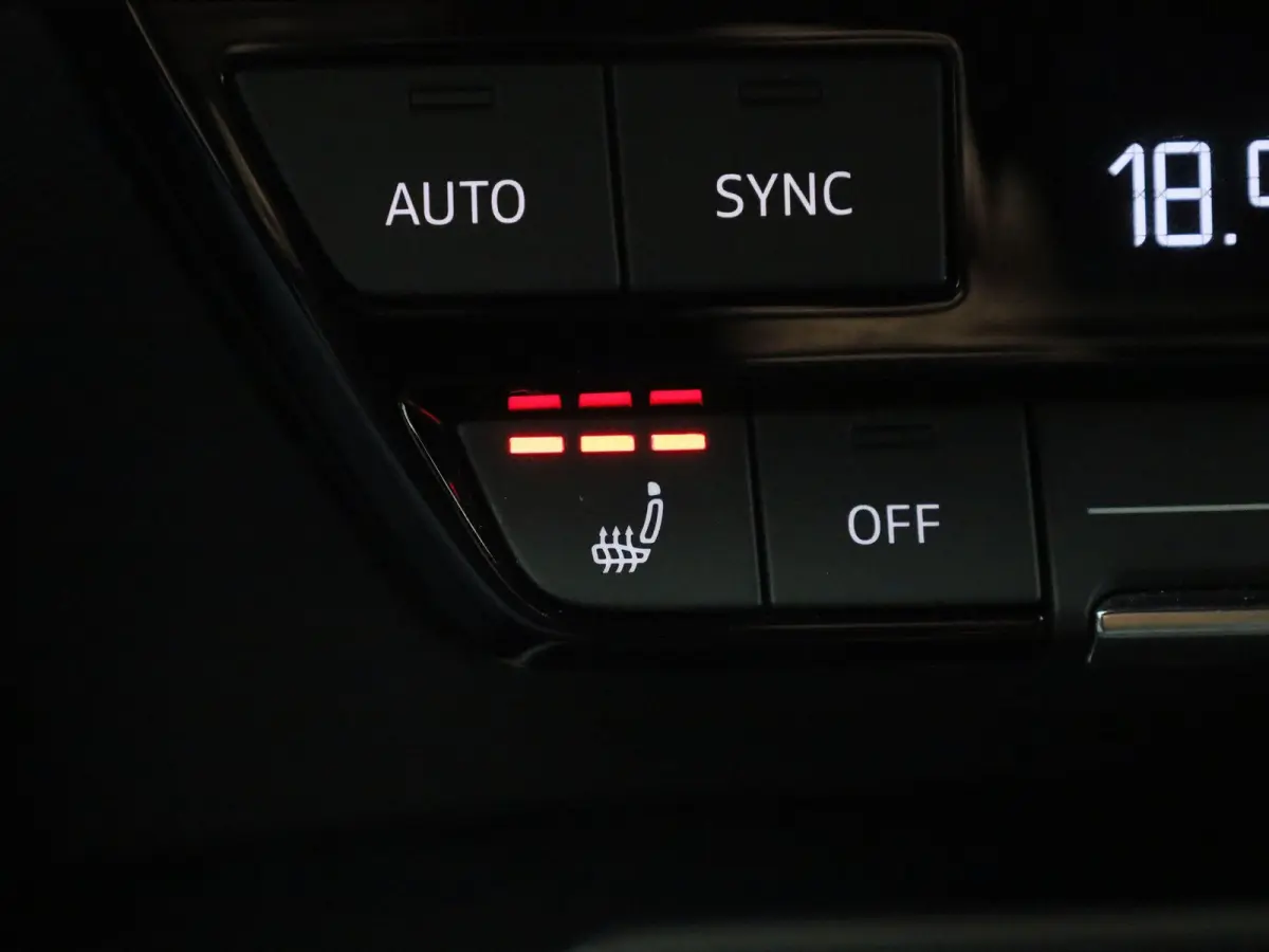 30 TFSI Business edition | Apple Carplay / Android Auto | Virtual Cockpit | Lichtmetalen Velgen |