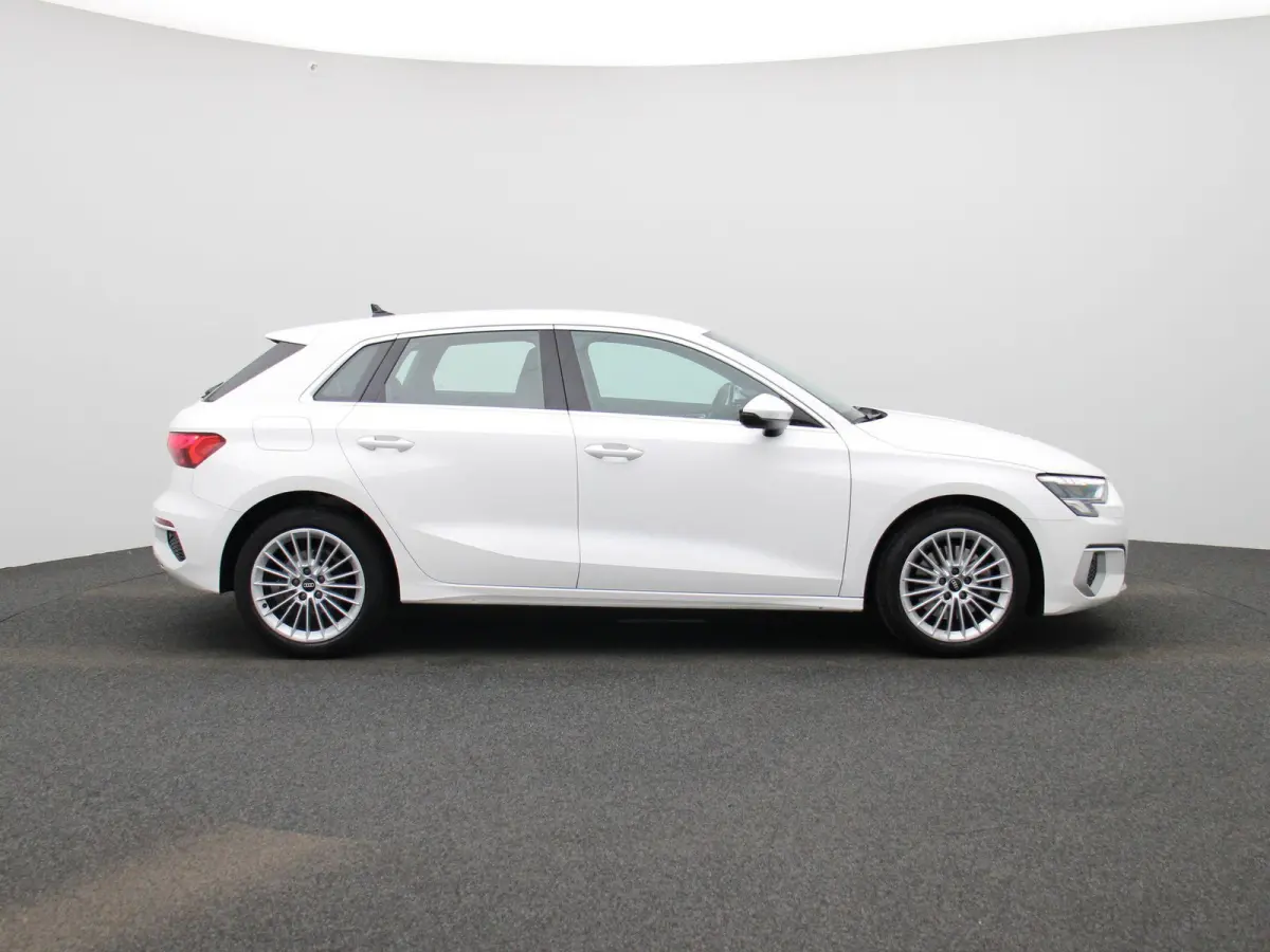 30 TFSI Business edition | Apple Carplay / Android Auto | Virtual Cockpit | Lichtmetalen Velgen |