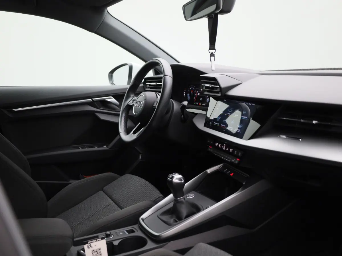 30 TFSI Business edition | Apple Carplay / Android Auto | Virtual Cockpit | Lichtmetalen Velgen |