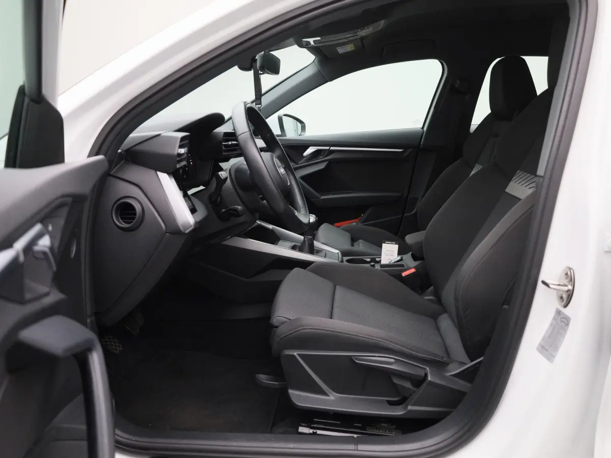 30 TFSI Business edition | Apple Carplay / Android Auto | Virtual Cockpit | Lichtmetalen Velgen |