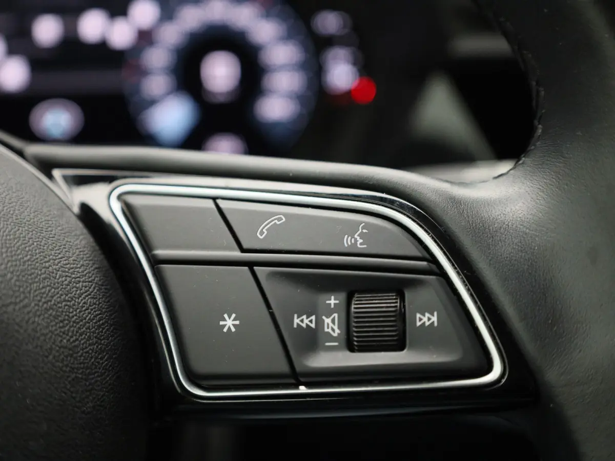 30 TFSI Business edition | Apple Carplay / Android Auto | Virtual Cockpit | Lichtmetalen Velgen |