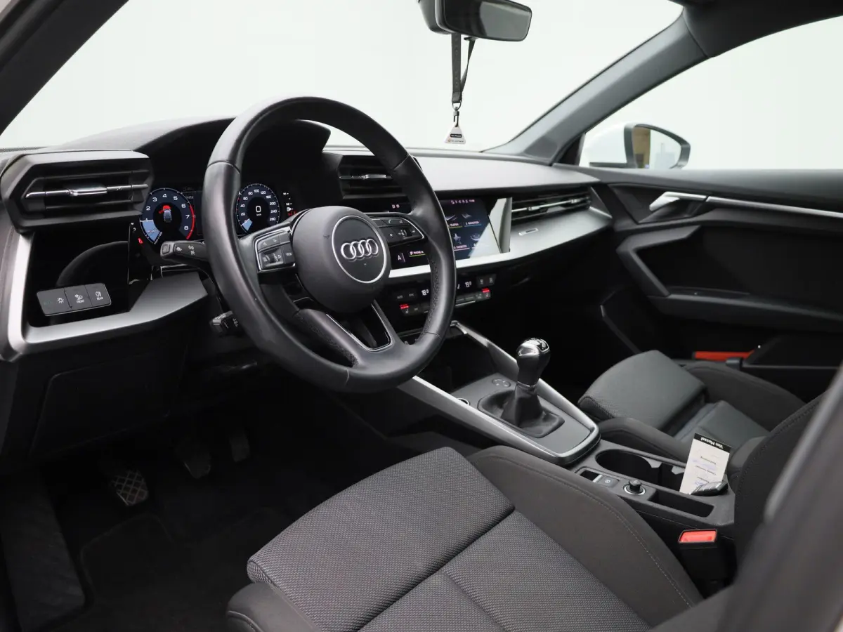 30 TFSI Business edition | Apple Carplay / Android Auto | Virtual Cockpit | Lichtmetalen Velgen |