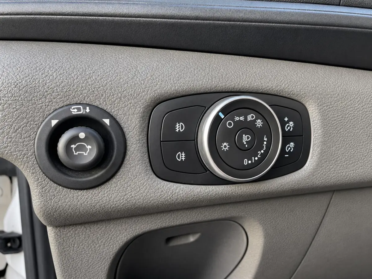350 2.0 TDCI L3H2 Trend 170PK Automaat PDC VA+Camera Carplay Navi BLIS Cruise Control Airco Voorruitverwarming