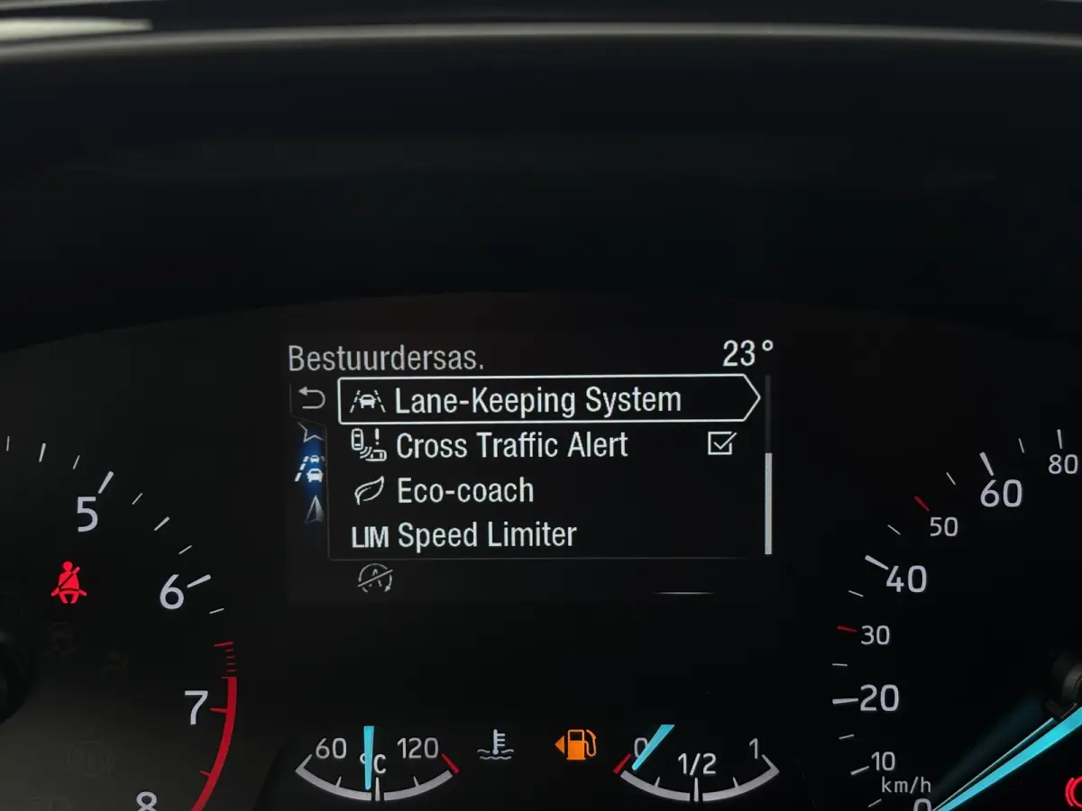 1.0 Hybrid ST Line | Trekhaak | Stoelverwarming | Camera | Apple Carplay | Cruise Control
