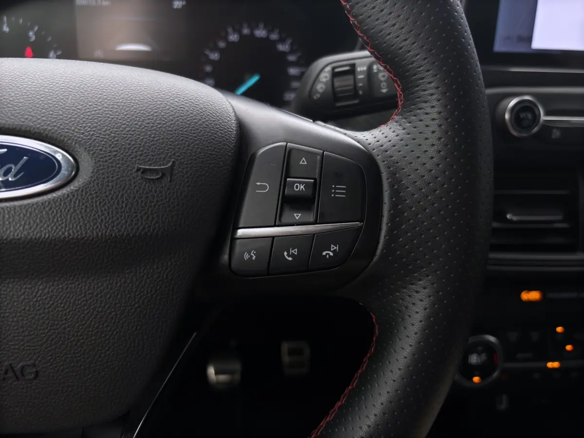 1.0 Hybrid ST Line | Trekhaak | Stoelverwarming | Camera | Apple Carplay | Cruise Control