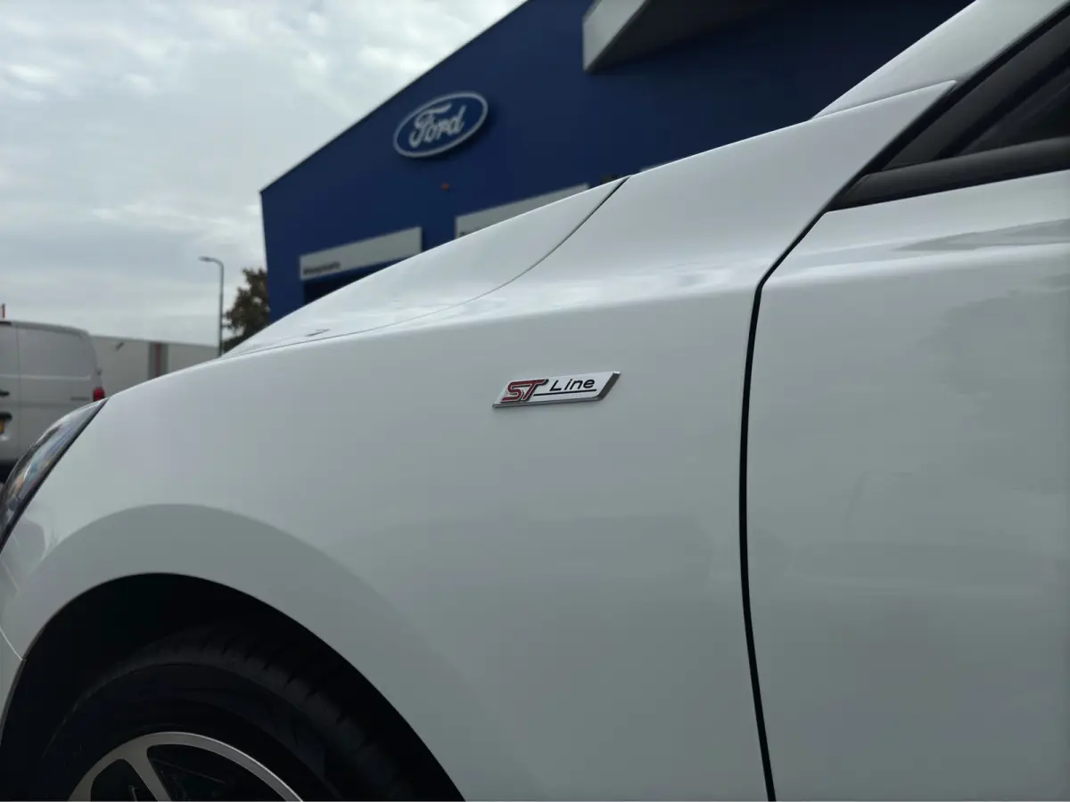 1.0 Hybrid ST Line | Trekhaak | Stoelverwarming | Camera | Apple Carplay | Cruise Control