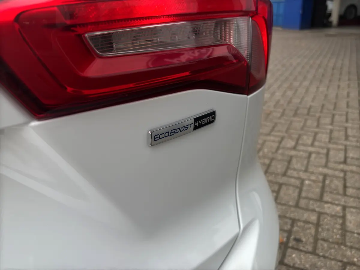 1.0 Hybrid ST Line | Trekhaak | Stoelverwarming | Camera | Apple Carplay | Cruise Control