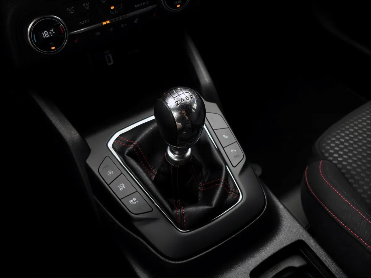 1.0 Hybrid ST Line | Trekhaak | Stoelverwarming | Camera | Apple Carplay | Cruise Control