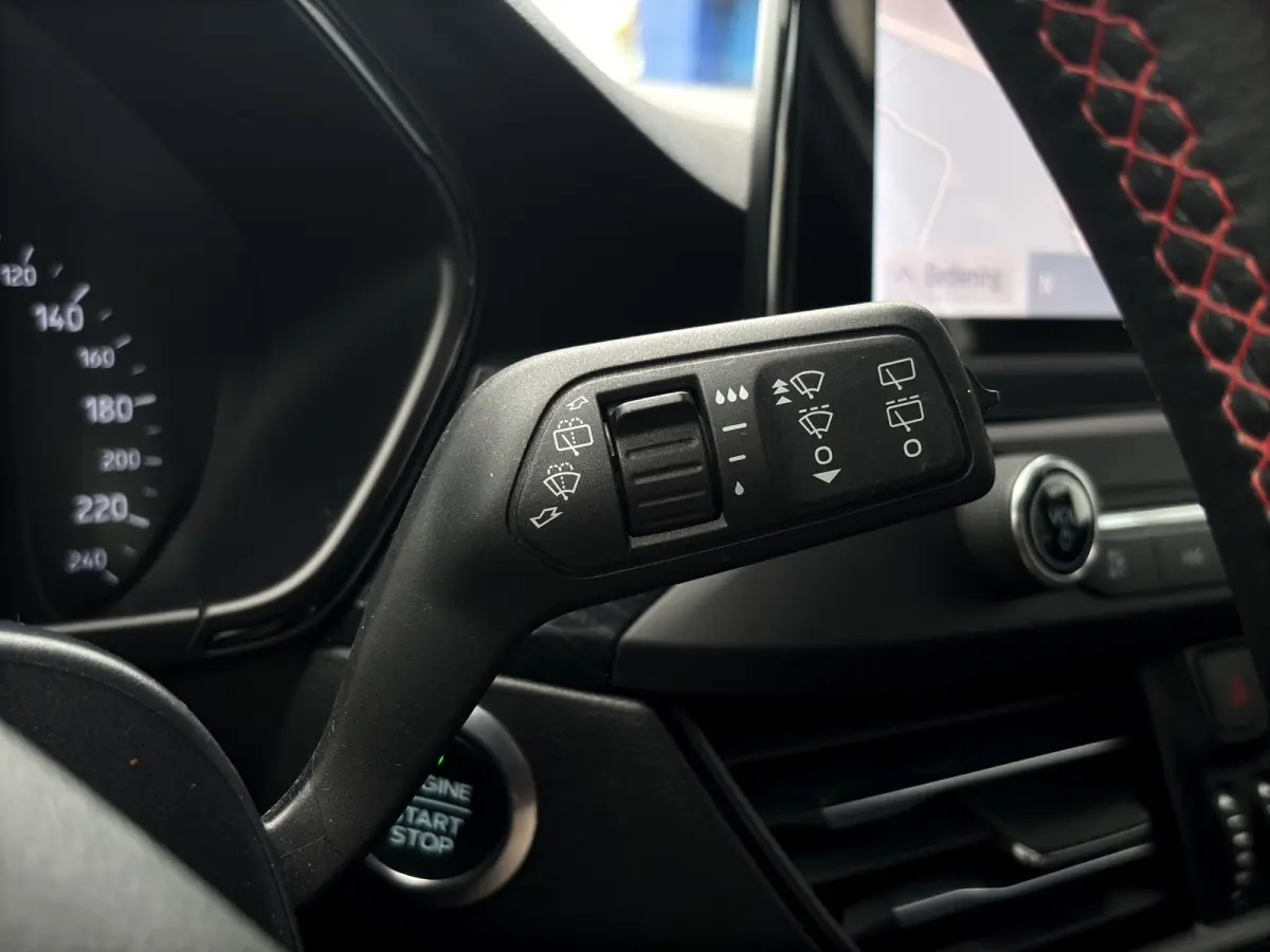 1.0 Hybrid ST Line | Trekhaak | Stoelverwarming | Camera | Apple Carplay | Cruise Control