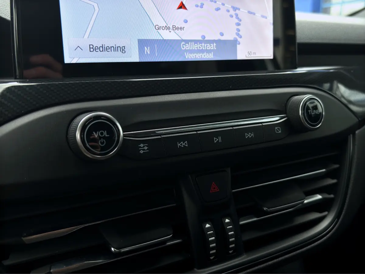 1.0 Hybrid ST Line | Trekhaak | Stoelverwarming | Camera | Apple Carplay | Cruise Control