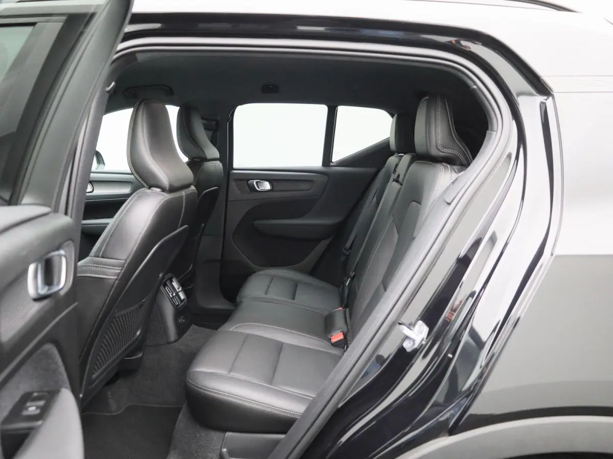 T4 Geartronic R-Design | WORDT VERWACHT | ACHTERUITRIJCAMERA | HARMAN KARDON | STOELVERWARMING | STUURWIELVERWARMING | LEDER | MEMORY | CLIMATE CONTROL | CRUISE CONTROL |