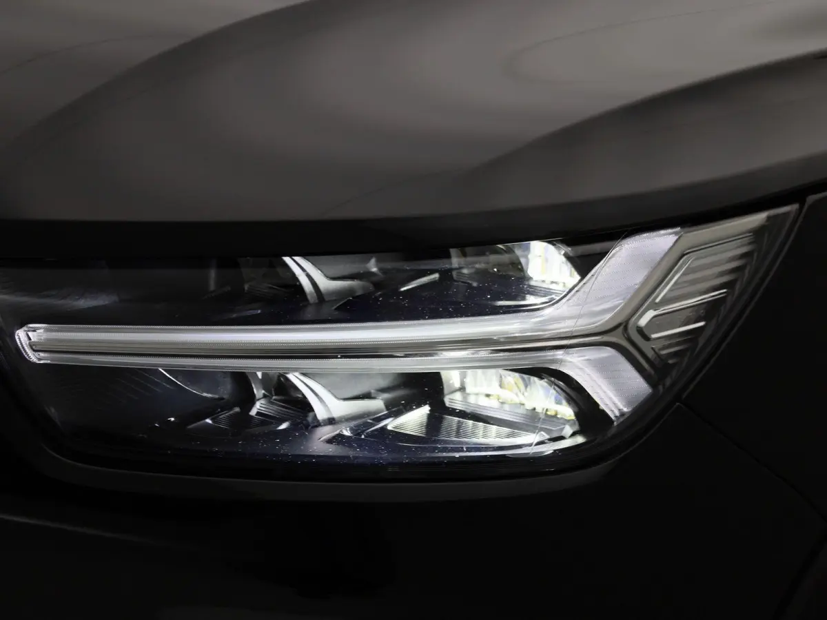T4 Geartronic R-Design | WORDT VERWACHT | ACHTERUITRIJCAMERA | HARMAN KARDON | STOELVERWARMING | STUURWIELVERWARMING | LEDER | MEMORY | CLIMATE CONTROL | CRUISE CONTROL |