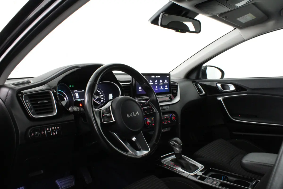 1.6 GDi PHEV Dynamic Line > 140pk/Trekhaak/Camera/All season banden
