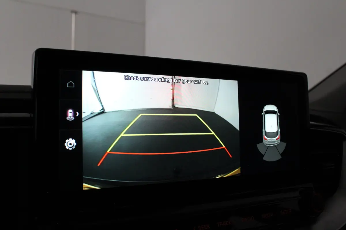 1.6 GDi PHEV Dynamic Line > 140pk/Trekhaak/Camera/All season banden
