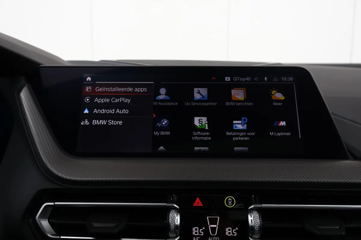 218i | Sport Pakket pro | Panorama Dak | Stuur & Stoelverwarming Voor | Adaptieve Led | Harman Kardon | Frozen Pure Grey |