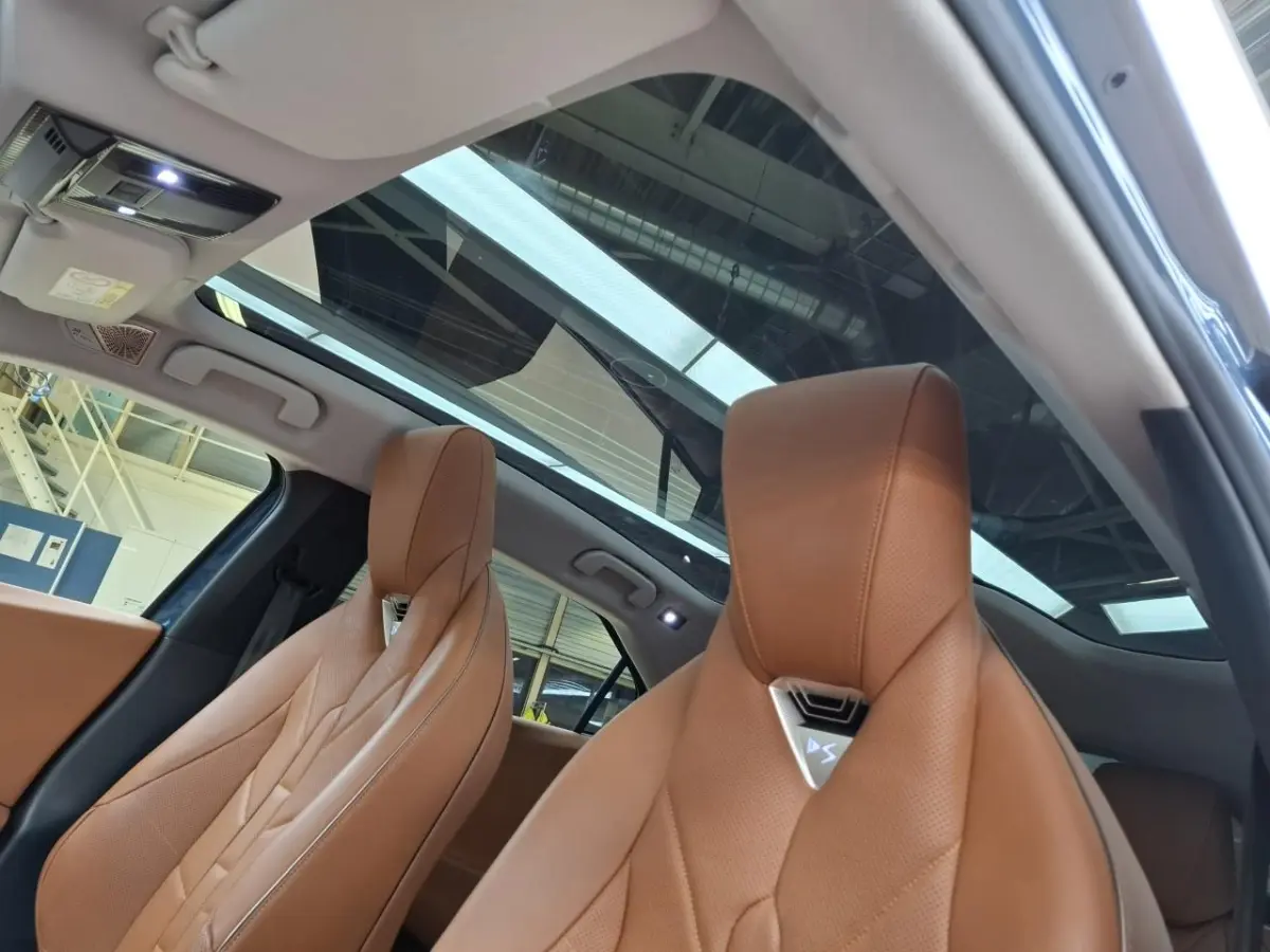 Long Range Étoile Absolute Comfort Tech 97 kWh | Long Range | WLTP 693km | Nieuwprijs €75.000,- | NL auto | BTW | Panoramadak | 21 Inch |