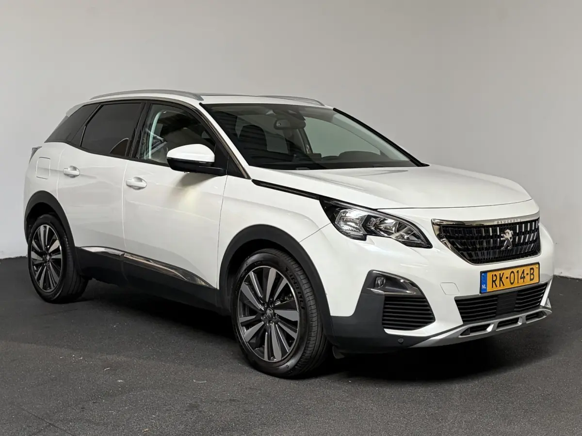1.2 PureTech Blue Lease Premium Navigatie Climate control Camera