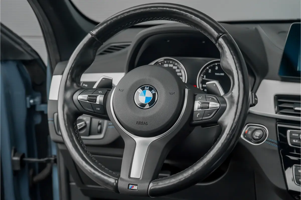 xDrive25i High Executive M-Sport Pano Trekhaak H/K Shadow Stuurverw 20"