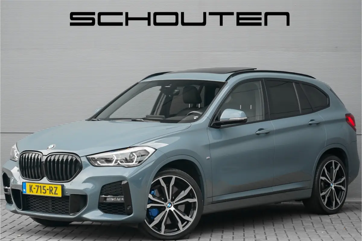 xDrive25i High Executive M-Sport Pano Trekhaak H/K Shadow Stuurverw 20"