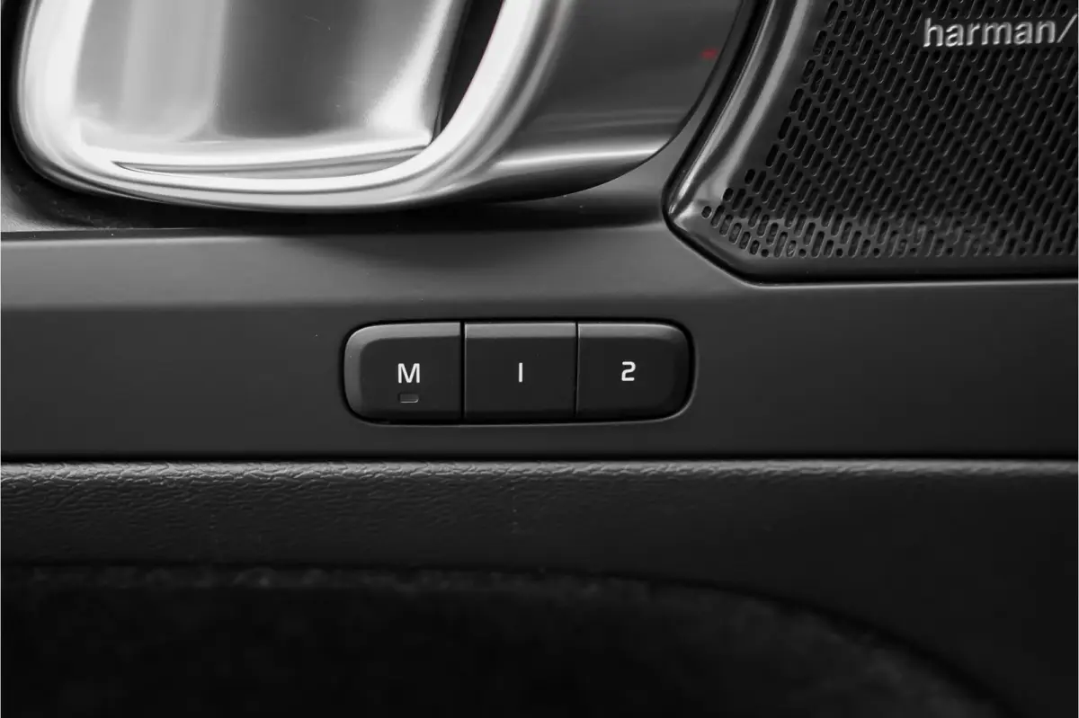 1.5 T5 Plug-in hybrid Plus Dark Pano H&K Elek Trekhaak 360° ACC