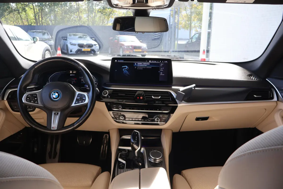 530e | M Sport | Stoel- en Stuurverwarming | Driving Assistant Professional | Trekhaak