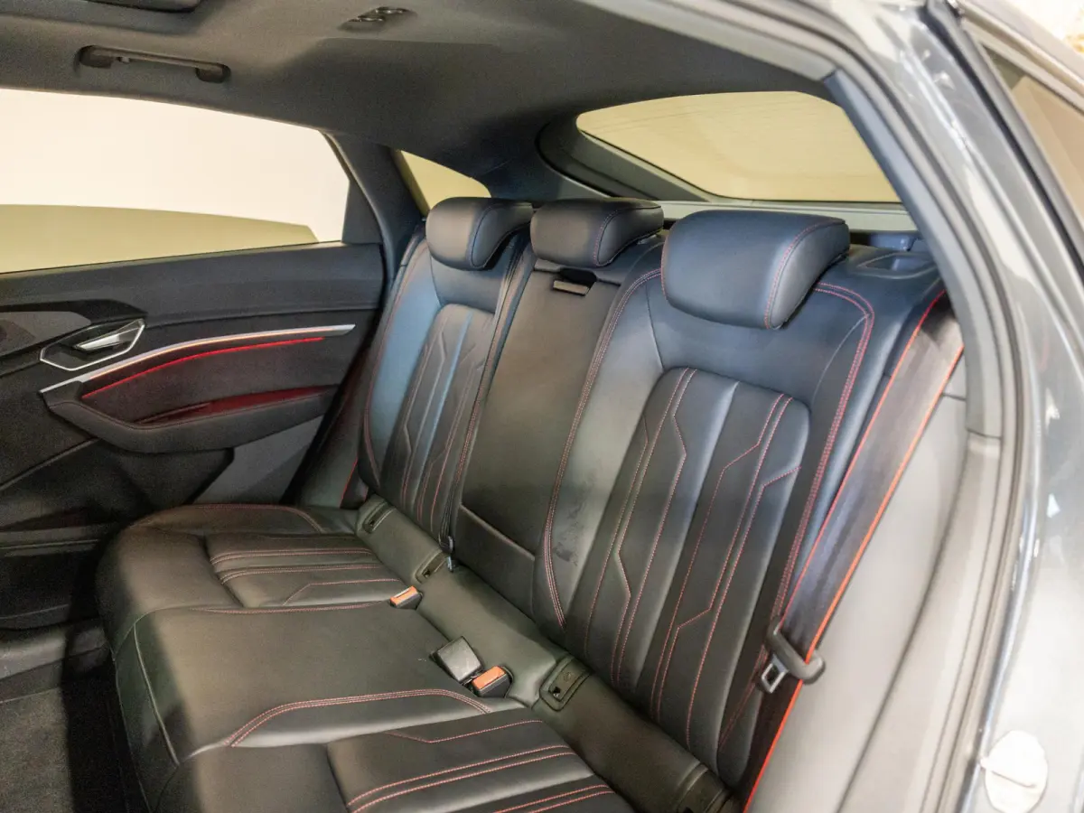 50 quattro S-Line Edition 95 kWh SOH 90% / 340pk / NAP / Panorama dak / Leder / Elektrische stoelverstelling met geheugen /