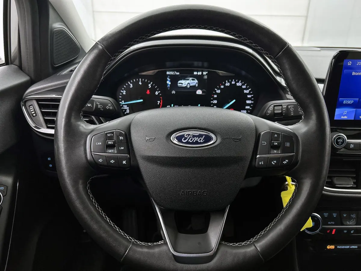 1.0 EcoBoost Titanium | Trekhaak | Parkeersensoren | LM Velgen | Apple Carplay / Android Auto