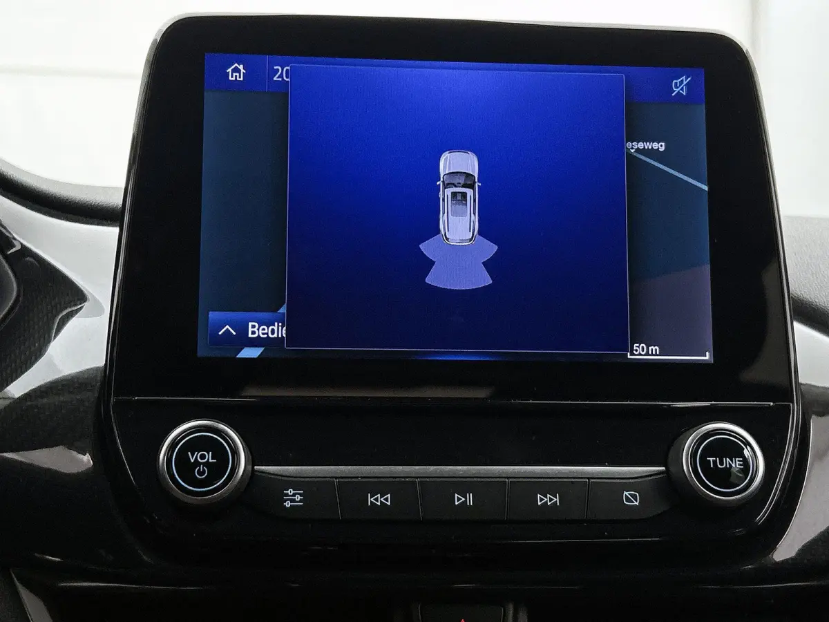 1.0 EcoBoost Titanium | Trekhaak | Parkeersensoren | LM Velgen | Apple Carplay / Android Auto