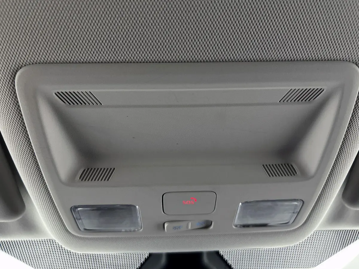 1.0 EcoBoost Titanium | Trekhaak | Parkeersensoren | LM Velgen | Apple Carplay / Android Auto