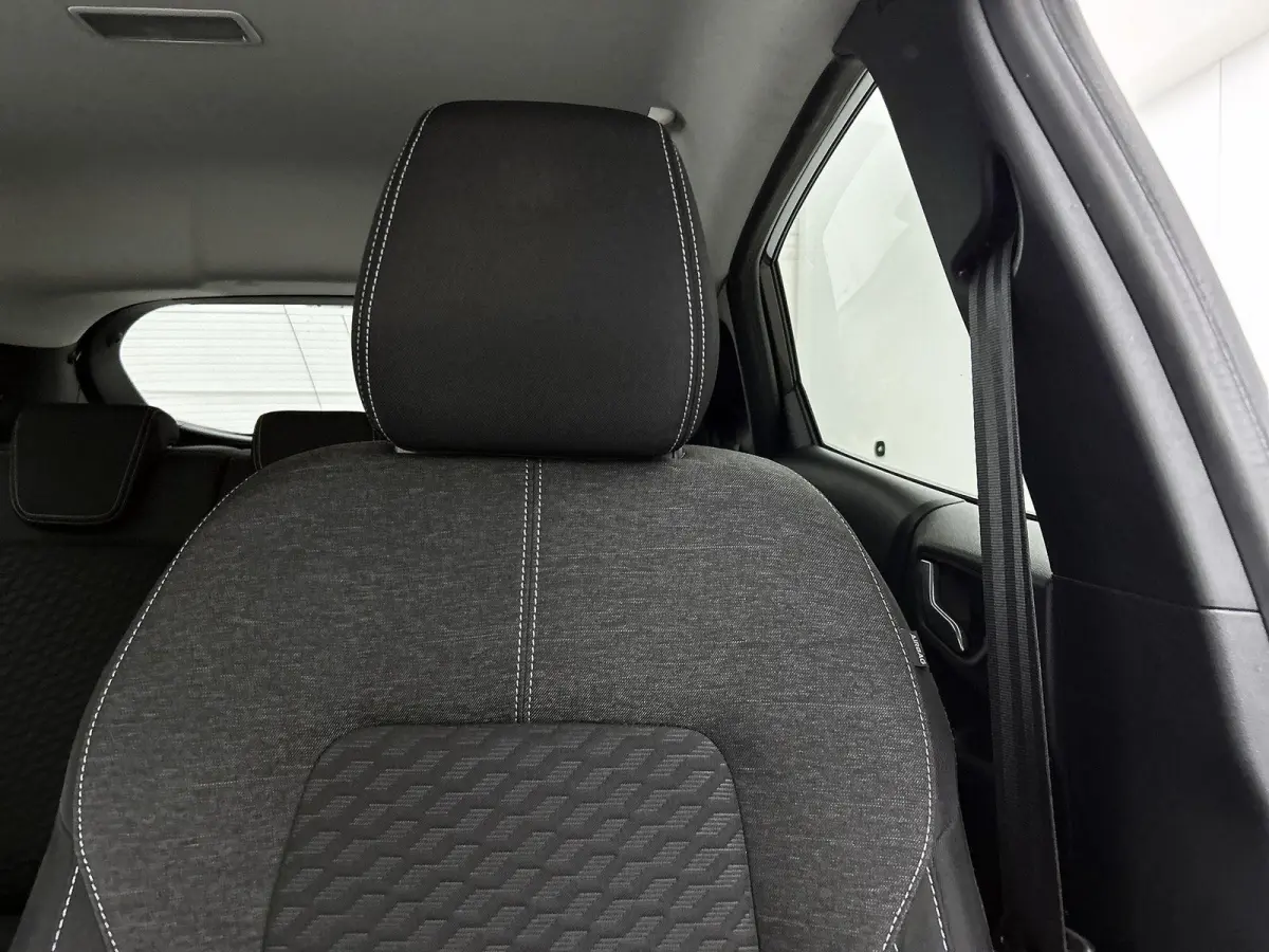 1.0 EcoBoost Titanium | Trekhaak | Parkeersensoren | LM Velgen | Apple Carplay / Android Auto