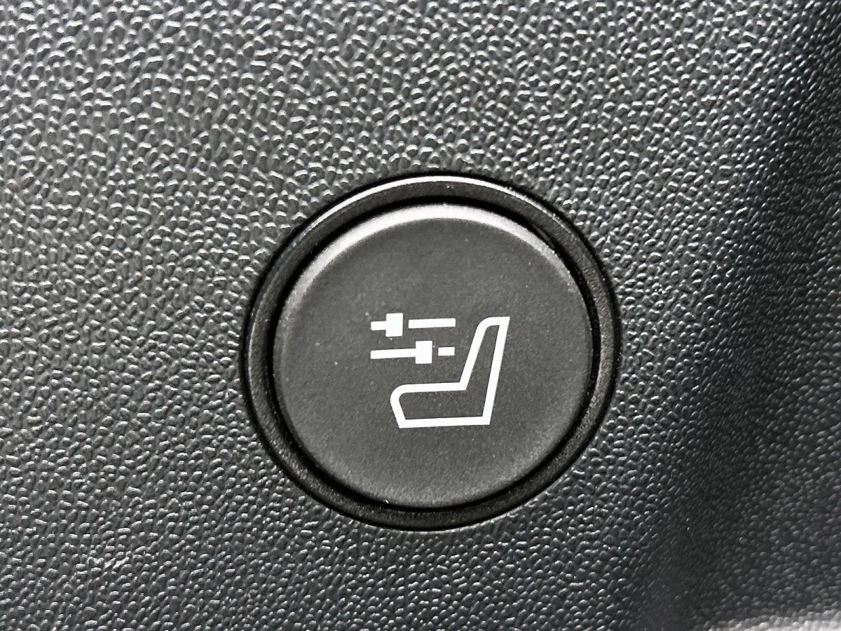 1.0 EcoBoost Titanium | Trekhaak | Parkeersensoren | LM Velgen | Apple Carplay / Android Auto