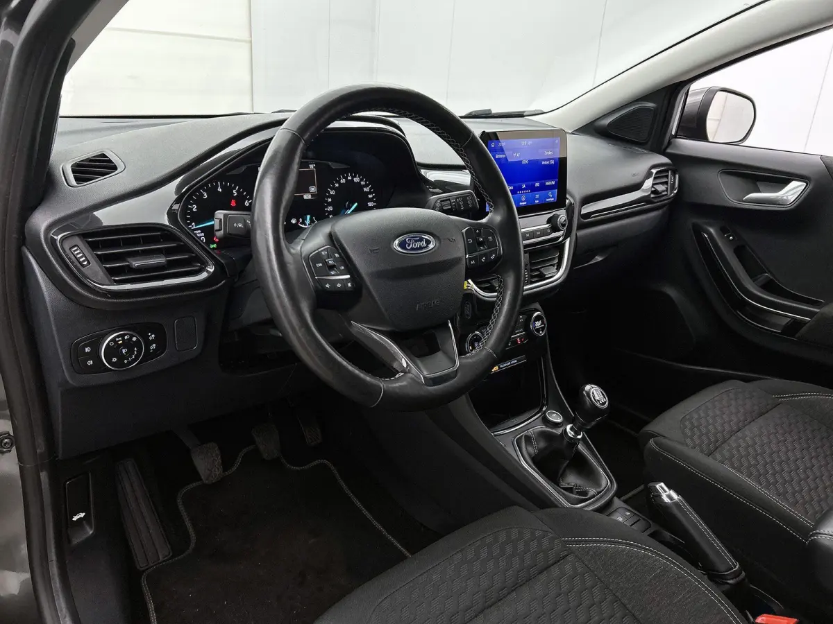 1.0 EcoBoost Titanium | Trekhaak | Parkeersensoren | LM Velgen | Apple Carplay / Android Auto