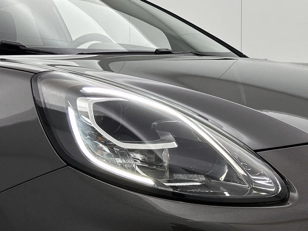 1.0 EcoBoost Titanium | Trekhaak | Parkeersensoren | LM Velgen | Apple Carplay / Android Auto