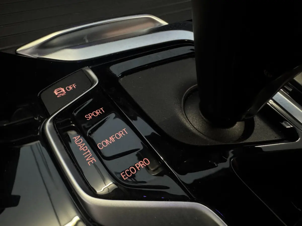 M40i xDrive High Executive / PANO / HEAD-UP / 360 CAM / KEYLESS / CARPLAY / MEMORY / HARM-KARD / ADAPTIVE / SFEER / ''21 !