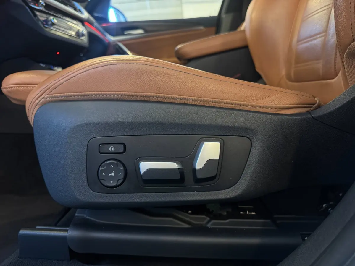 M40i xDrive High Executive / PANO / HEAD-UP / 360 CAM / KEYLESS / CARPLAY / MEMORY / HARM-KARD / ADAPTIVE / SFEER / ''21 !
