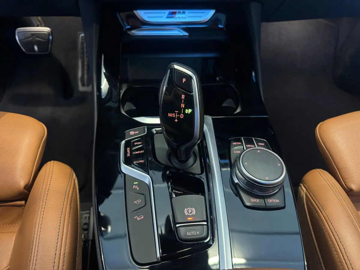 M40i xDrive High Executive / PANO / HEAD-UP / 360 CAM / KEYLESS / CARPLAY / MEMORY / HARM-KARD / ADAPTIVE / SFEER / ''21 !