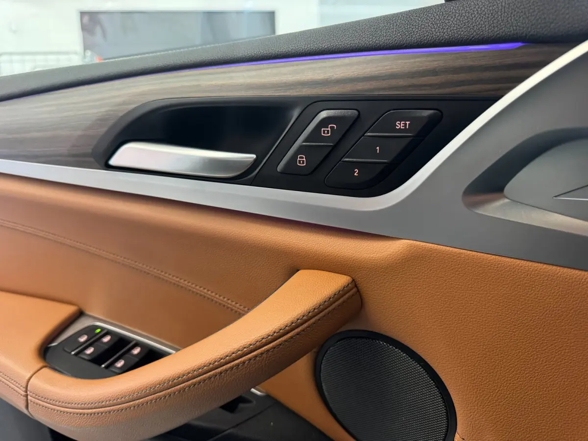 M40i xDrive High Executive / PANO / HEAD-UP / 360 CAM / KEYLESS / CARPLAY / MEMORY / HARM-KARD / ADAPTIVE / SFEER / ''21 !