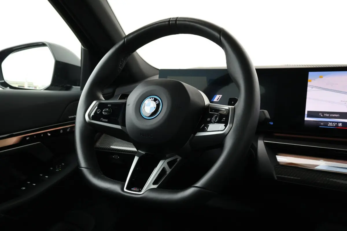 550e xDrive | SoH 100% | Sport Pakket Pro | Panorama Dak | Adaptief Onderstel Professional | Elektr. Stoelen | Driving Assistant Professional | Parking Assistant Plus | Adaptieve Led | Stuur