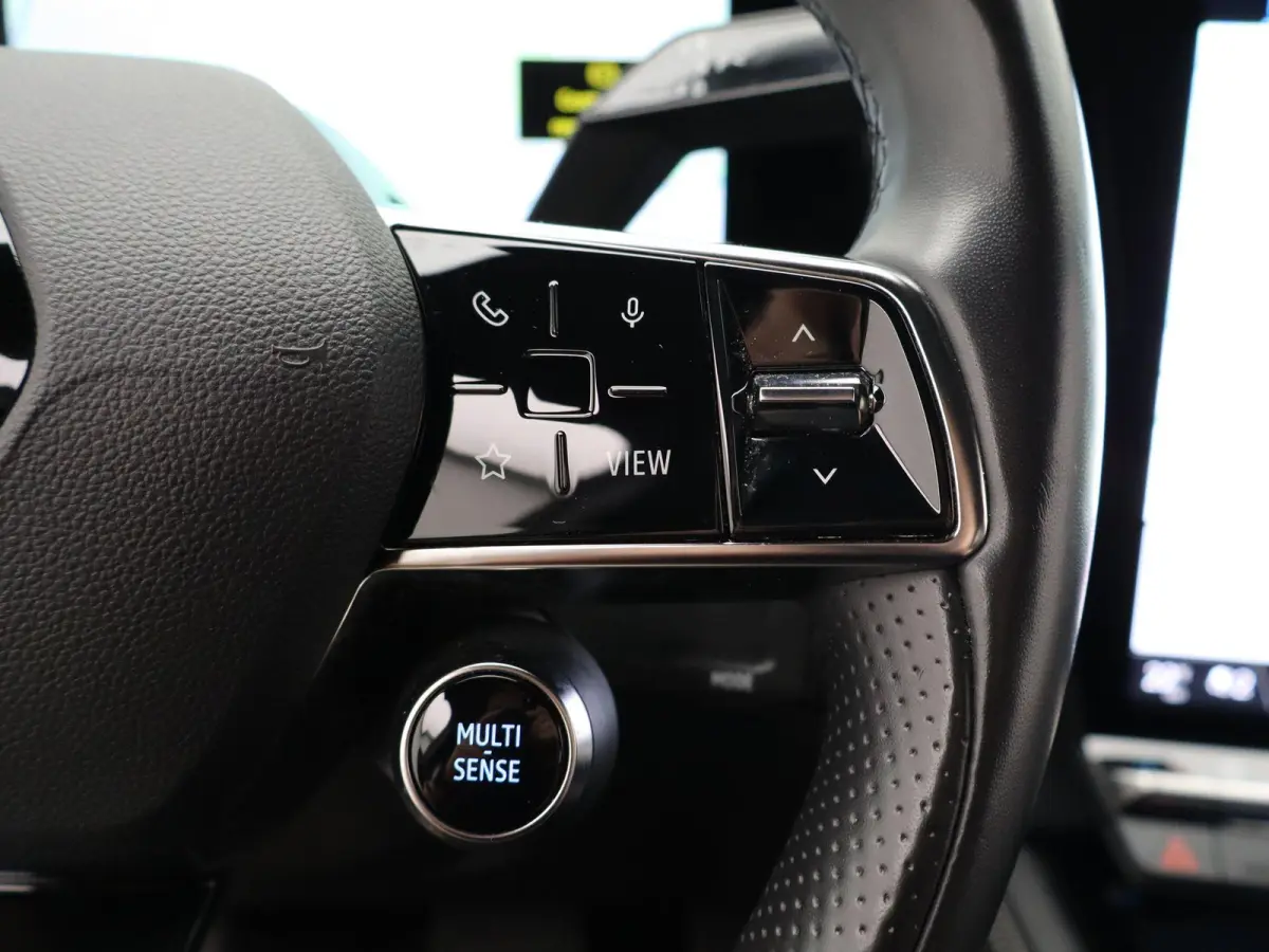 techno E-Tech full hybrid 200 | Trekhaak | Stoelverw. | Massage-functie |