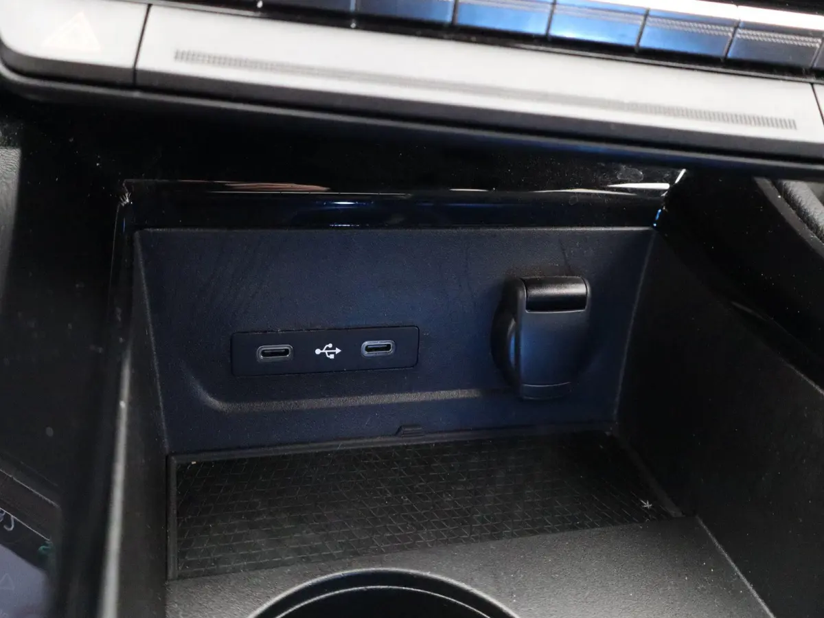 techno E-Tech full hybrid 200 | Trekhaak | Stoelverw. | Massage-functie |